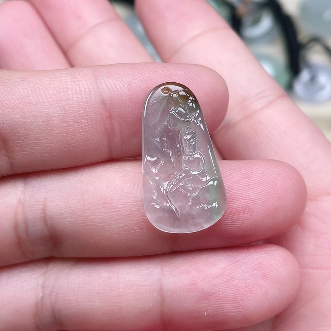 翡翠未镶嵌颈饰观音