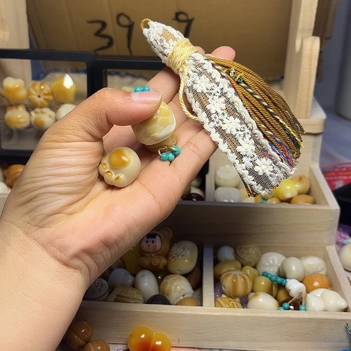 吊坠猴头核桃提溜棕色富家 棕流苏 爱心