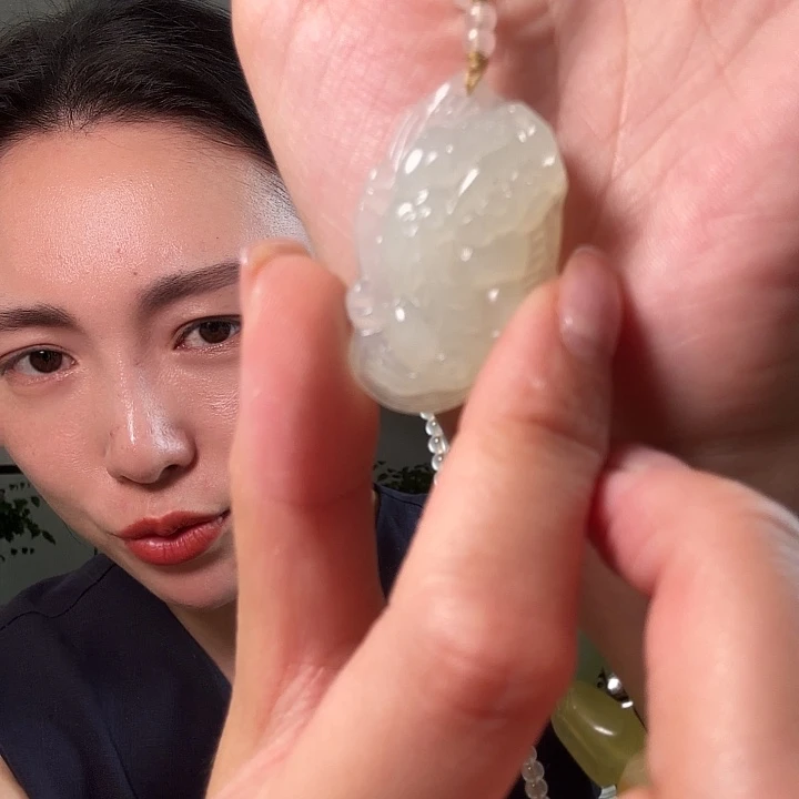 爱***洋蛇纹石玉未镶嵌颈饰