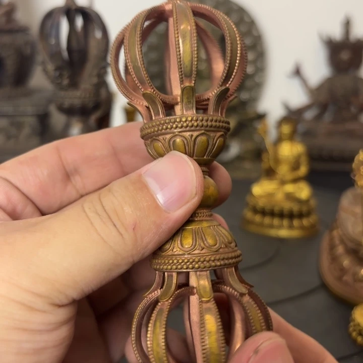 九股金刚杵黄铜摆件