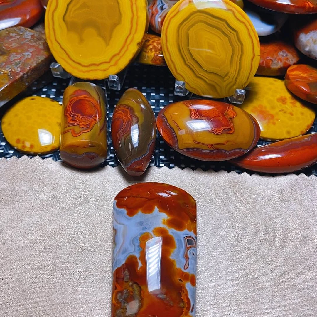 玛瑙/玉髓颈饰未镶嵌情*