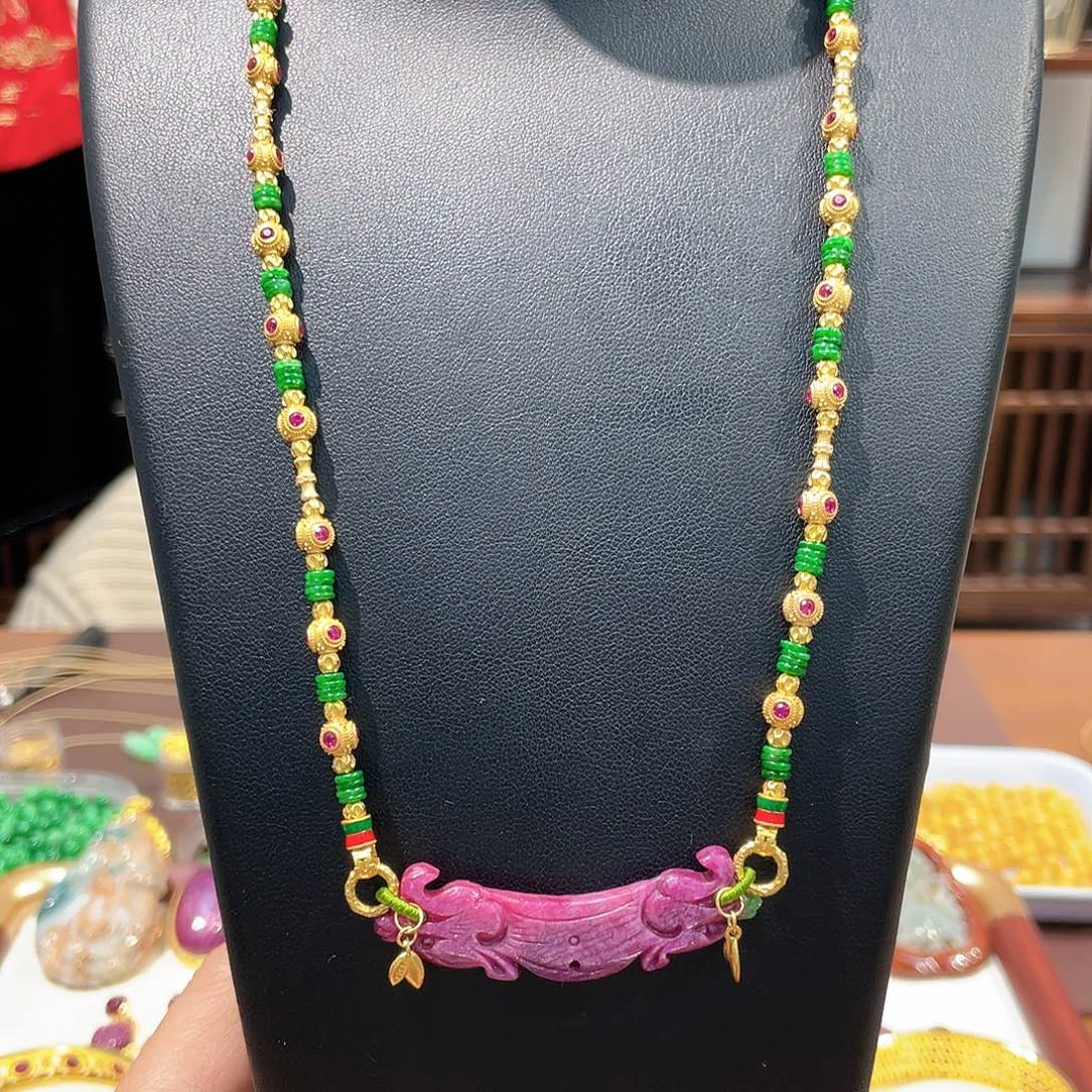 锦纶非金属红宝吊坠