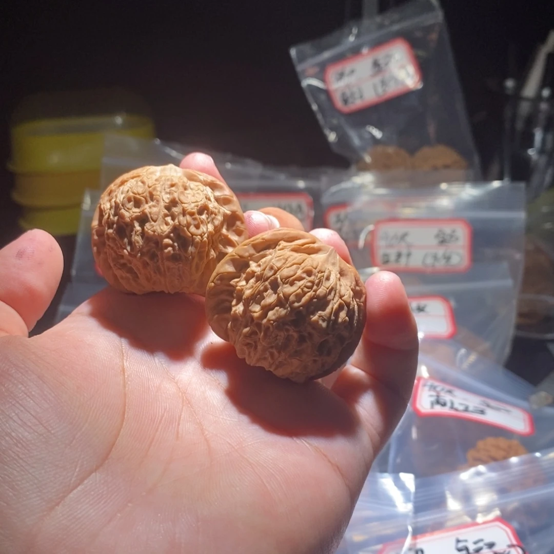 山***远吊坠文玩核桃42血麒麟