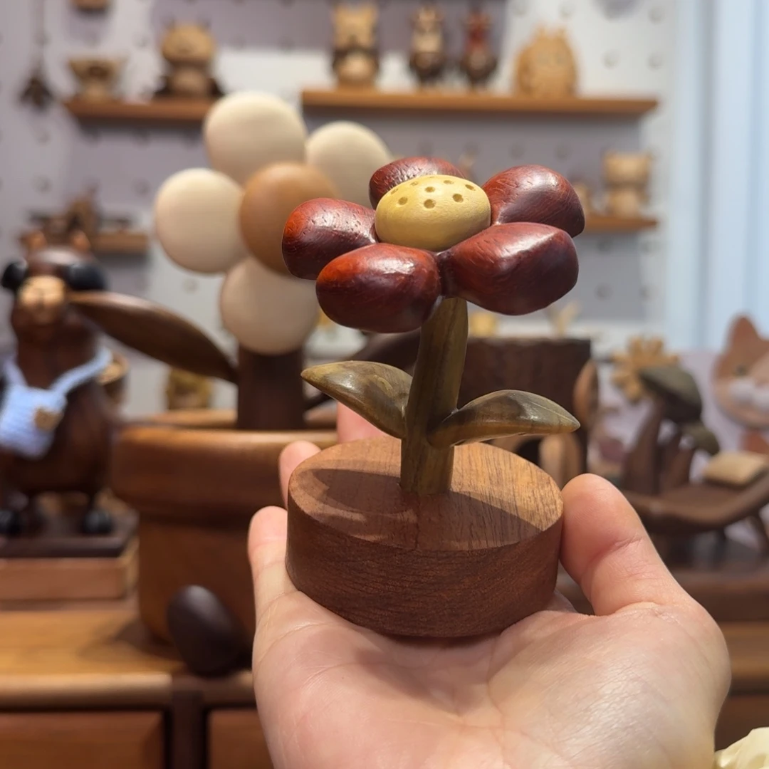 木红花梨小红花摆件