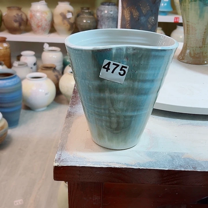 蓝***色白泥花瓶口17，高19，475