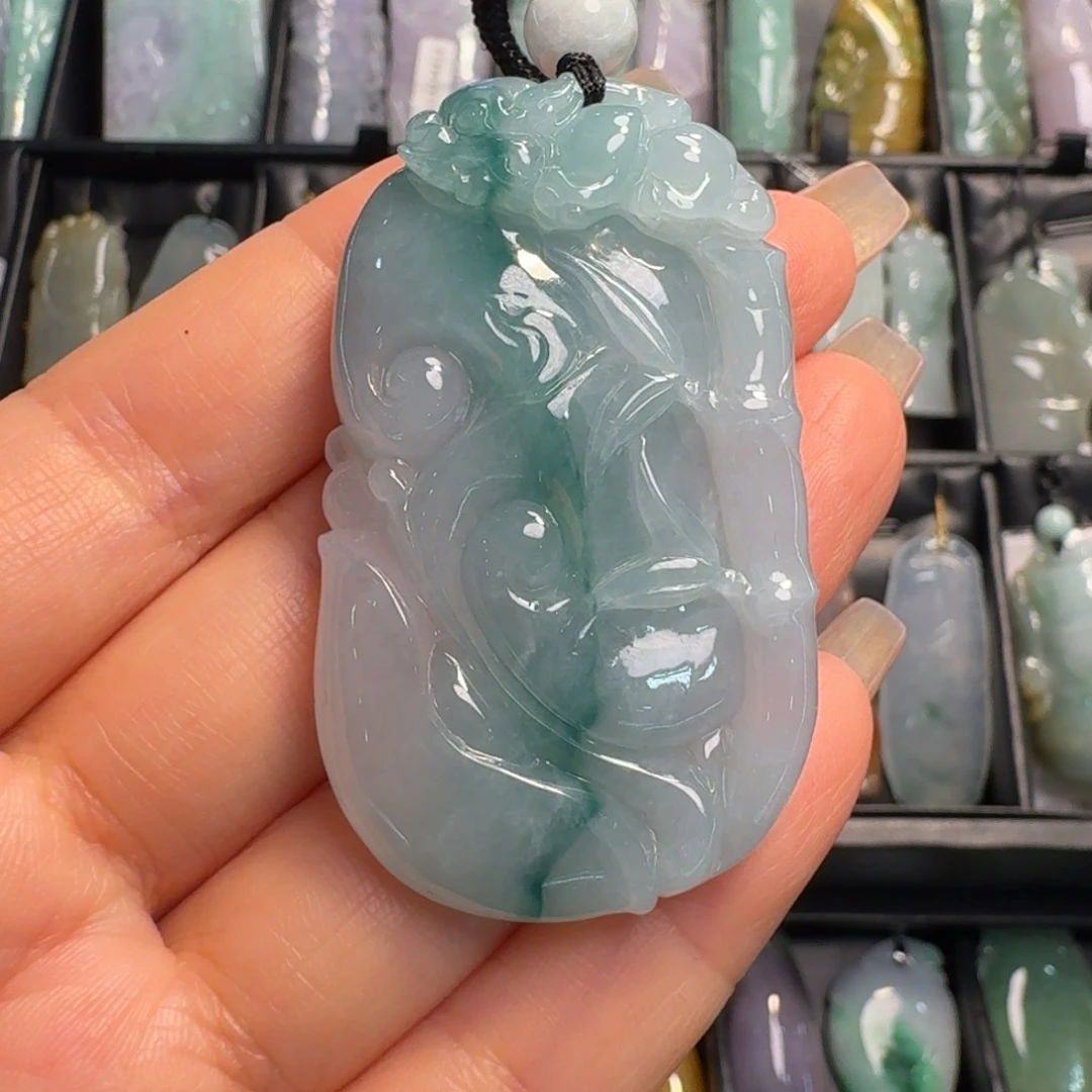 翡翠未镶嵌颈饰竹节