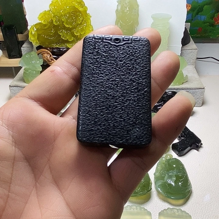 蛇纹石玉未镶嵌挂件