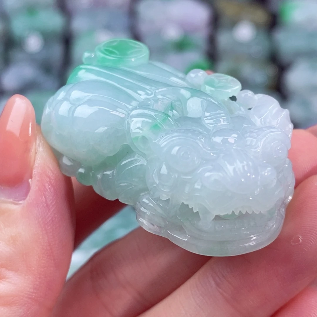 颈饰未镶嵌翡翠天然