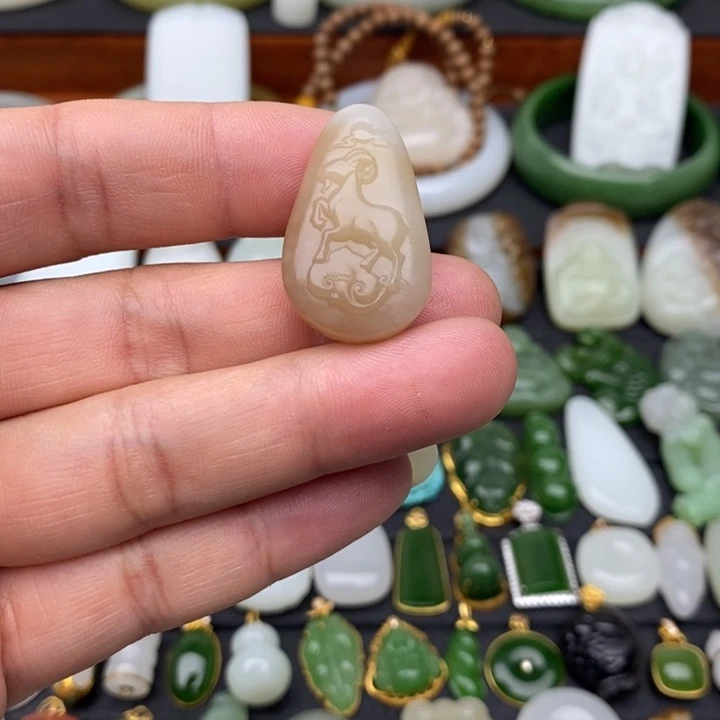 和田玉未镶嵌吊坠(不含链)