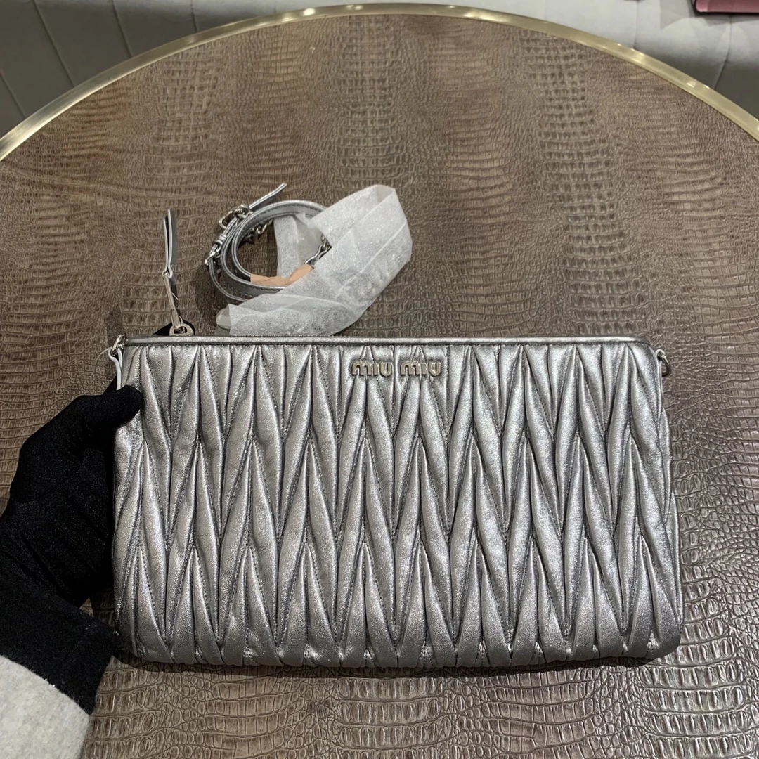 95新 MIU MIU/缪缪 MIUMIU单肩包/98新/NB12989