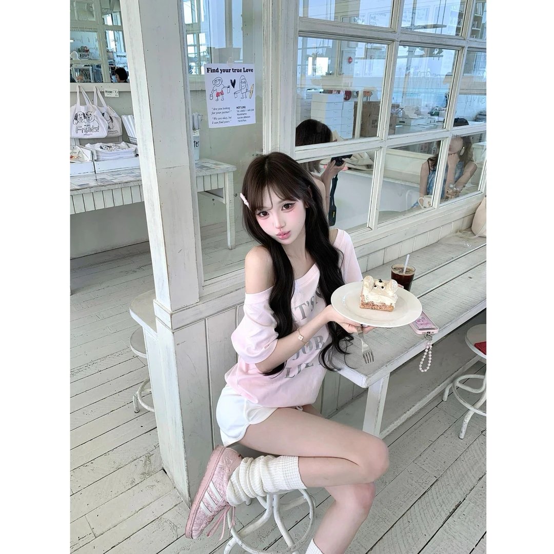 夏季新款韩系斜肩字母印花短袖t恤女减龄百搭显瘦休闲漏肩膀上衣