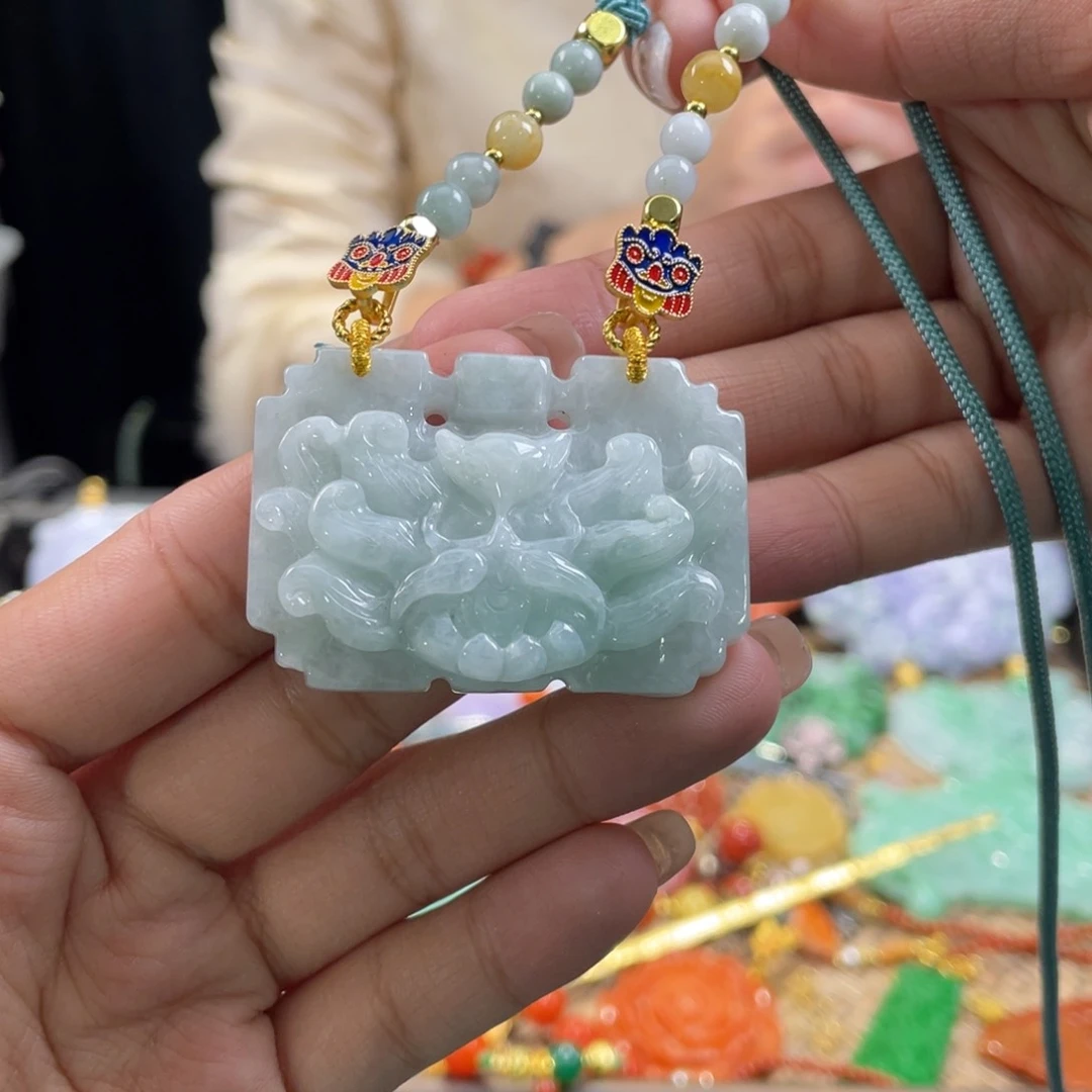 翡翠颈饰未镶嵌代编织