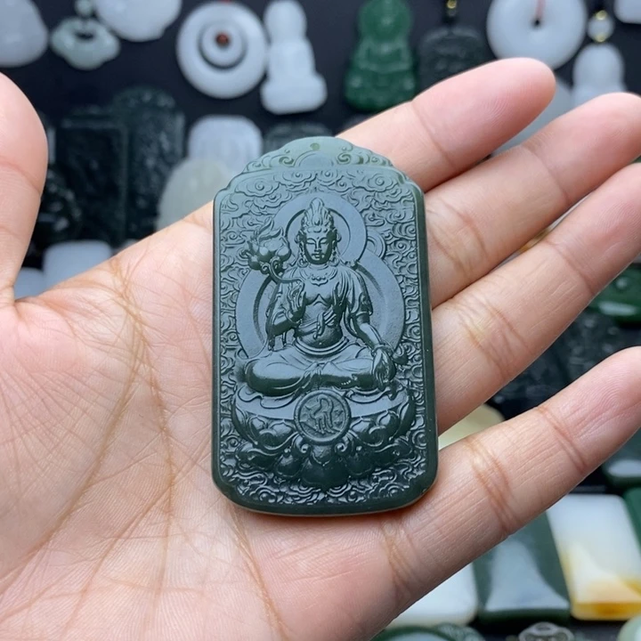 张***生和田玉未镶嵌颈饰