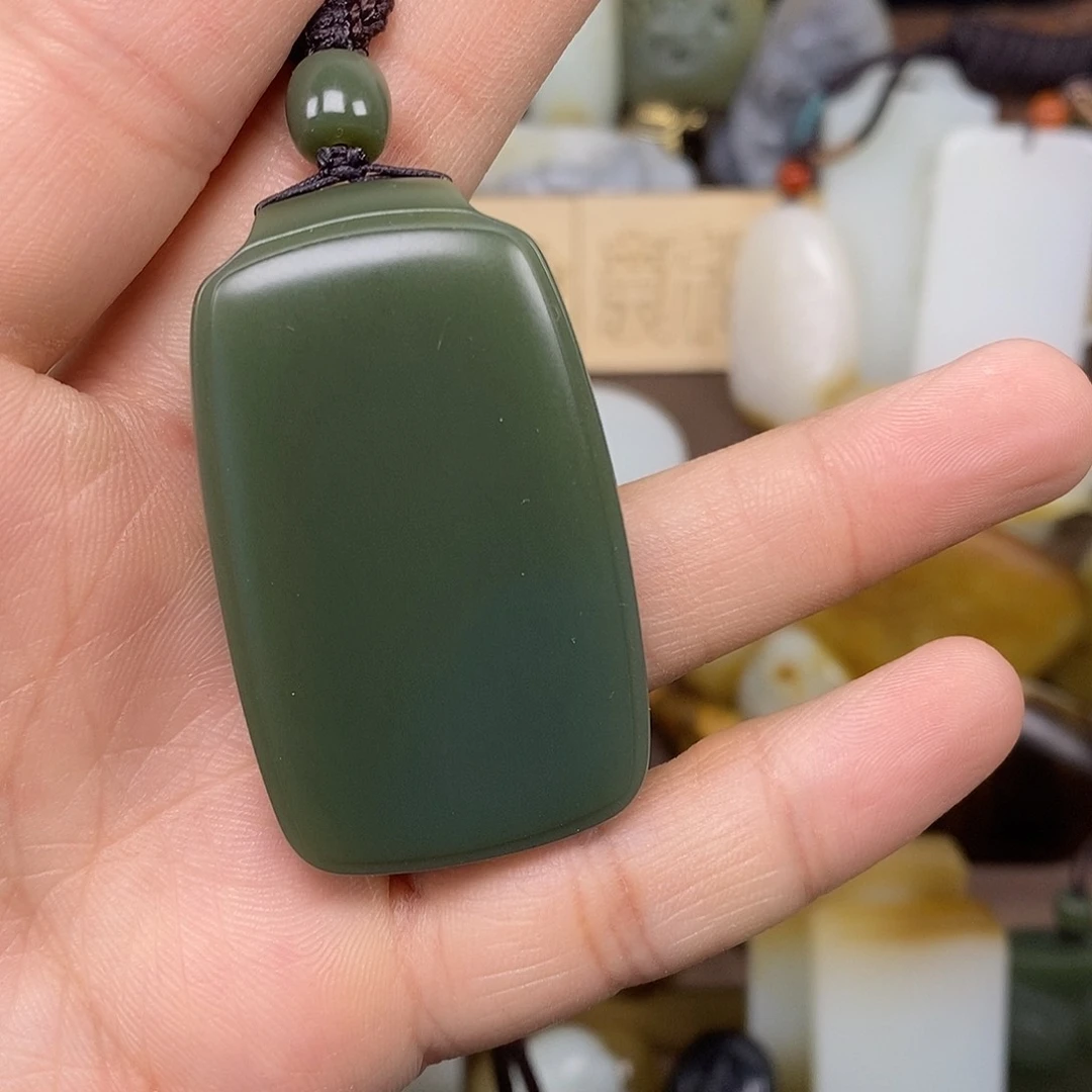 和田玉未镶嵌颈饰晓*、