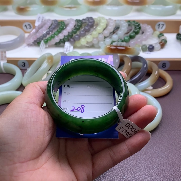 和田玉未镶嵌手镯