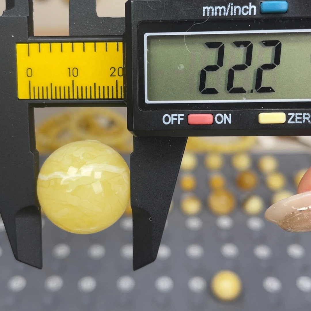 琥珀未镶嵌裸石122