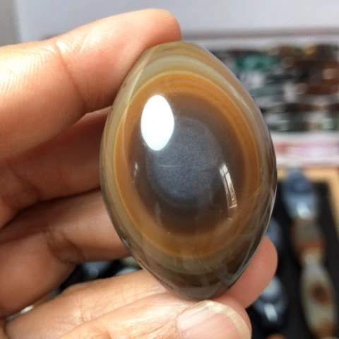 玛瑙/玉髓未镶嵌珠宝半成品来**！