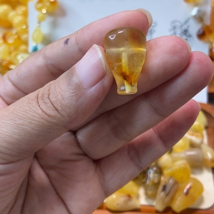 琥珀未镶嵌珠宝奇石