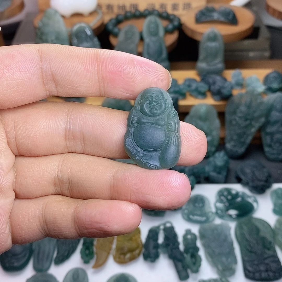 定制翡翠未镶嵌佛