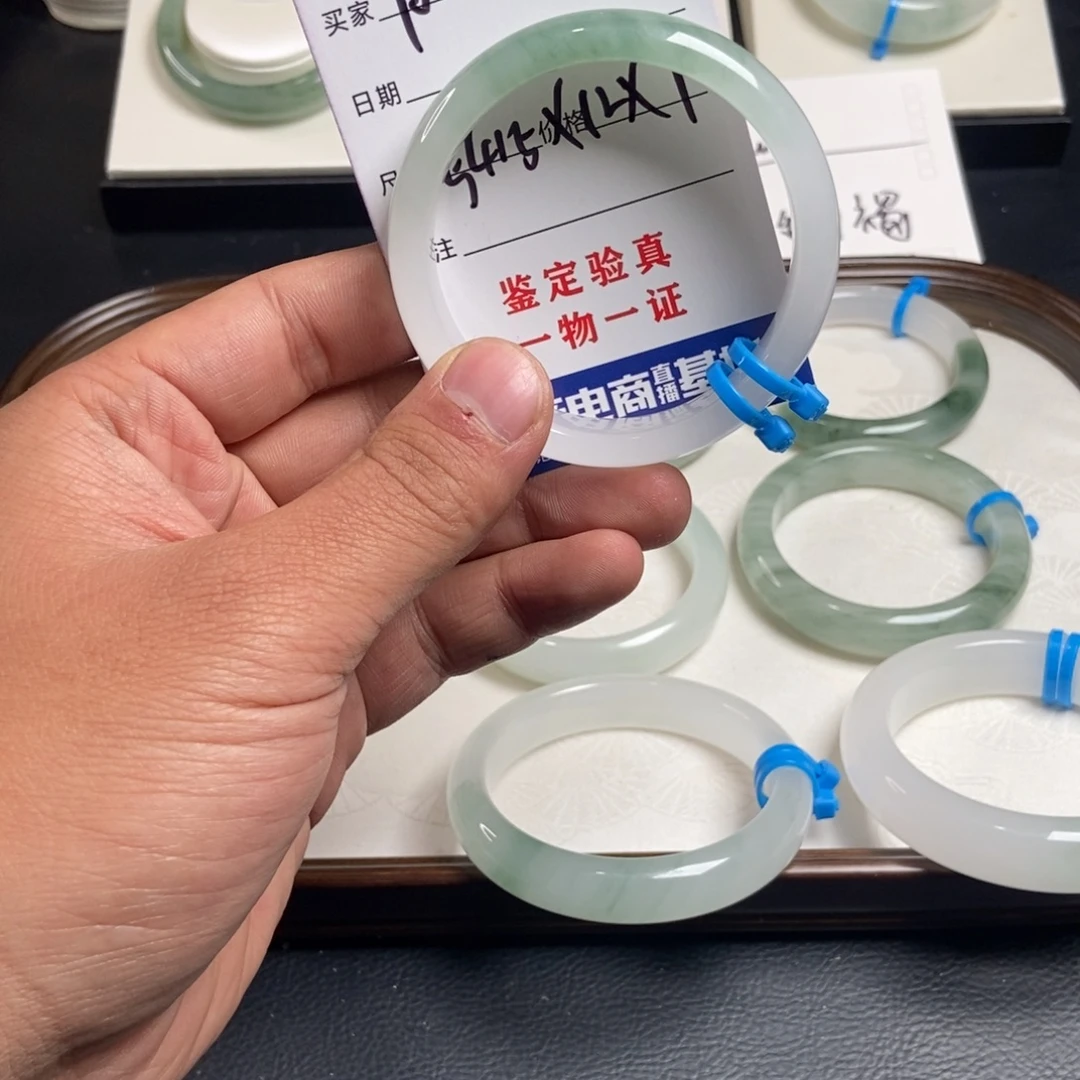 不***花石英质玉未镶嵌手镯10