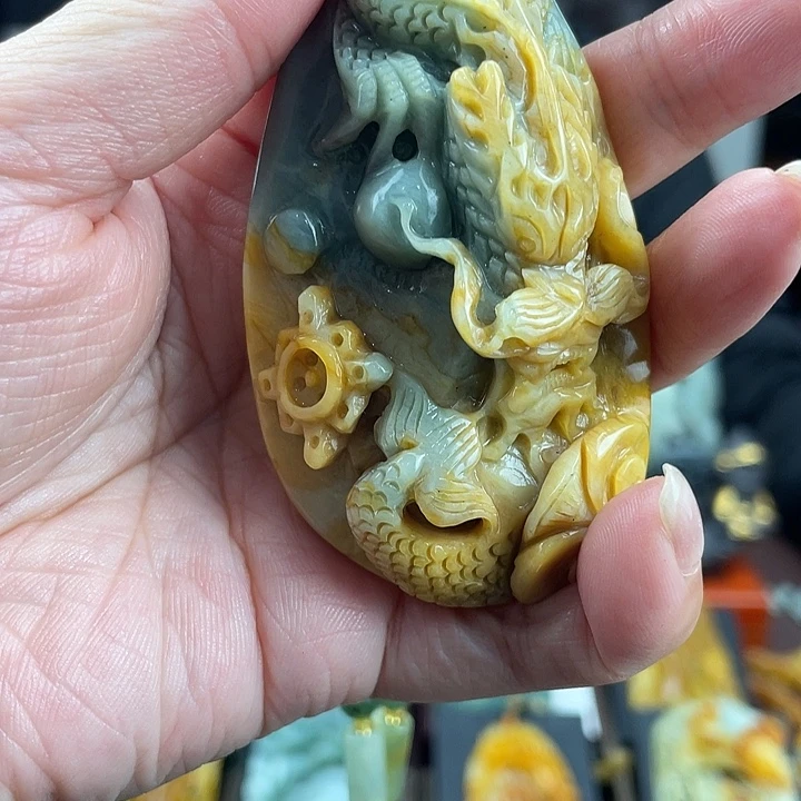 未镶嵌蛇纹石玉颈饰