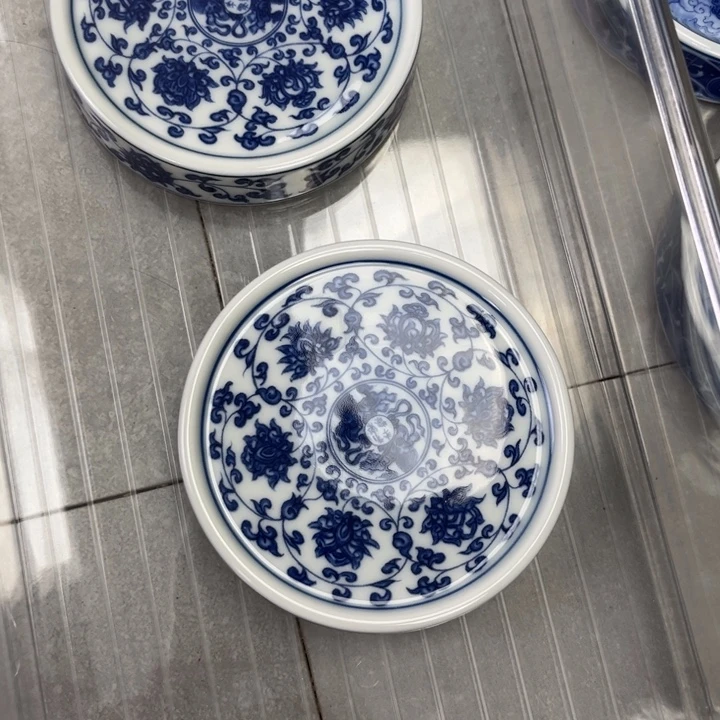 摆件陶青花缠枝莲盖置