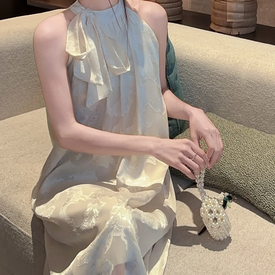 富贵气质简约蝴蝶结提花挂脖连衣裙女装小个子绑带露肩背心裙子潮