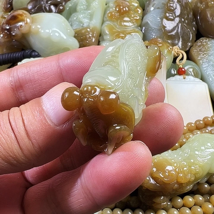 和田玉未镶嵌吊坠(不含链)