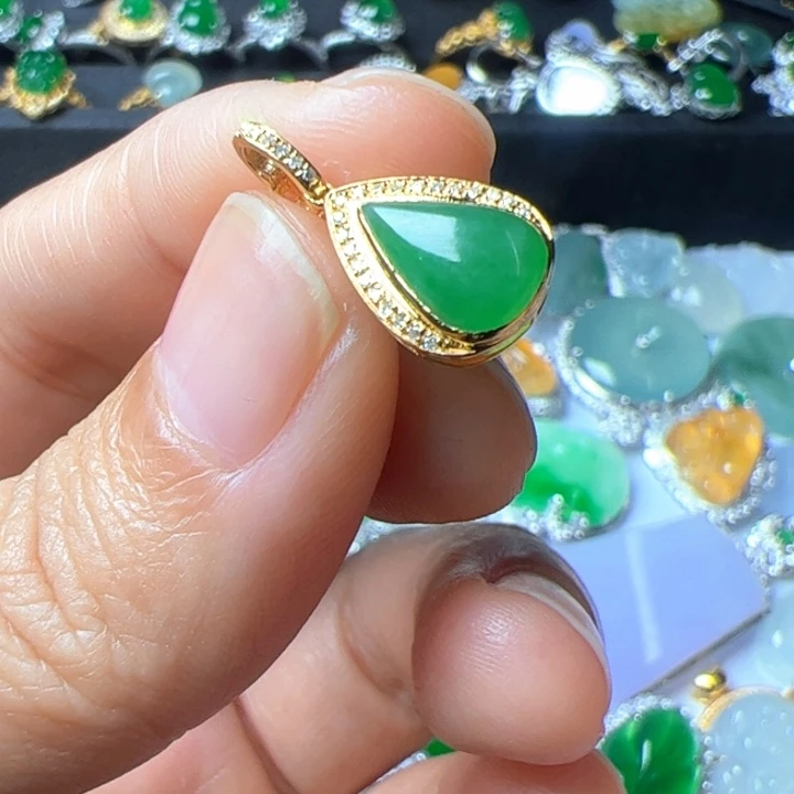 翡翠18K金镶嵌吊坠(不含链)