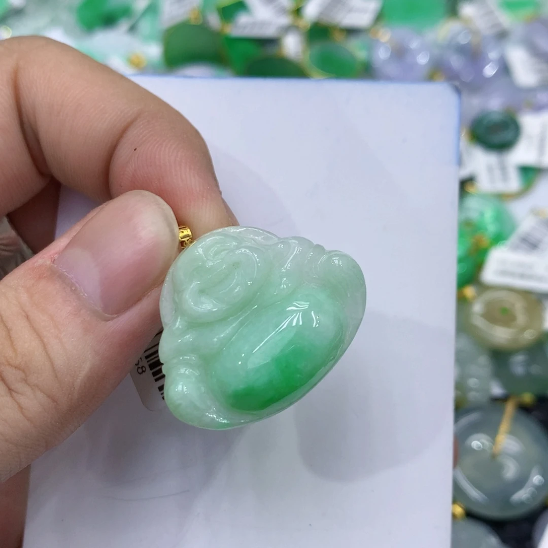 翡翠18K金镶嵌颈饰翡翠
