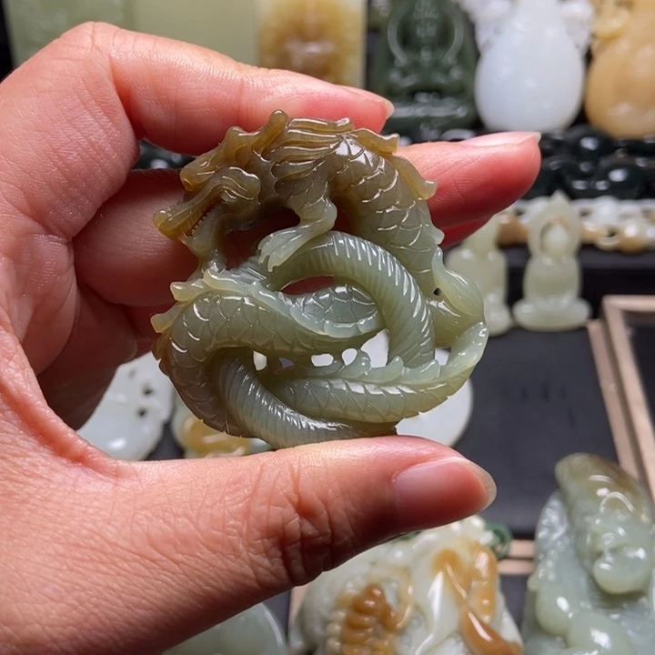颈饰未镶嵌和田玉与****进