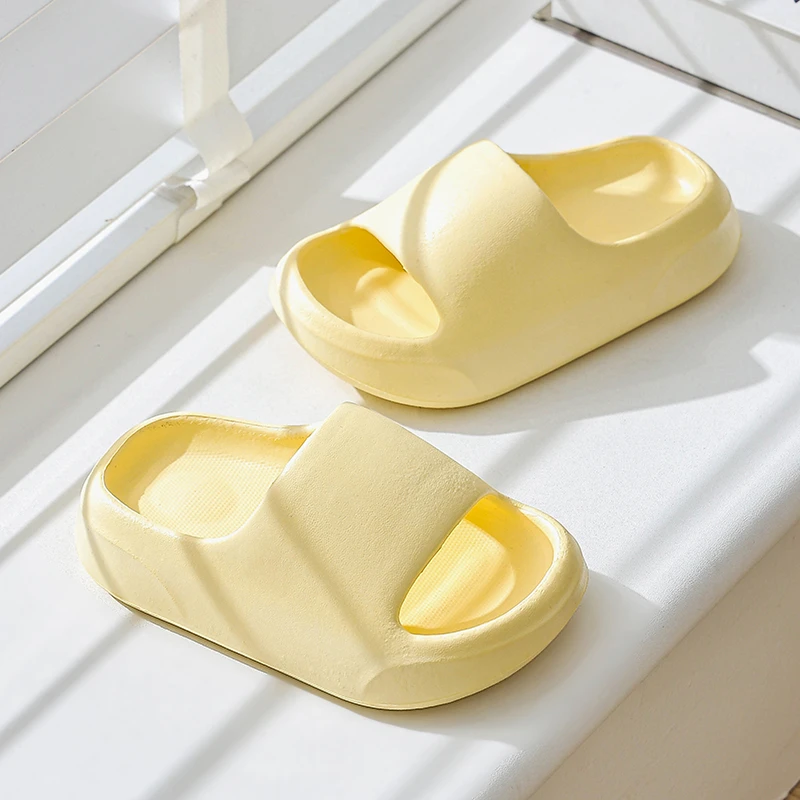 拖鞋EVA防臭防滑踩屎感洗澡居家外出穿厚底可爱休闲夏季软底宝宝