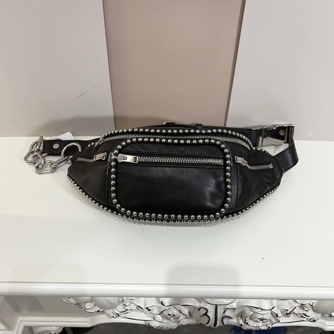 95新 ALEXANDER WANG 亚历山大王铆钉胸包a9169