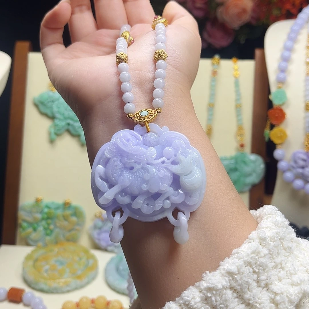 翡翠颈饰未镶嵌伊*天然