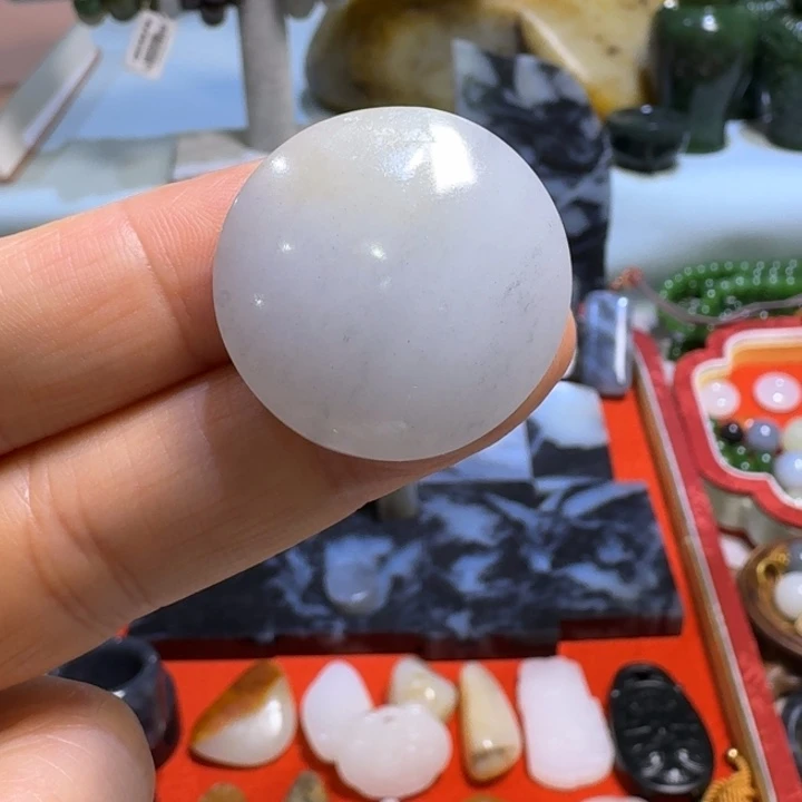 和田玉（墨玉）未镶嵌颈饰