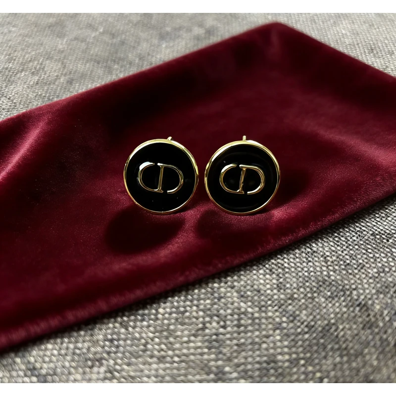 铜合金亚克力耳饰 809法式复古猪鼻子耳钉女时尚精致简约