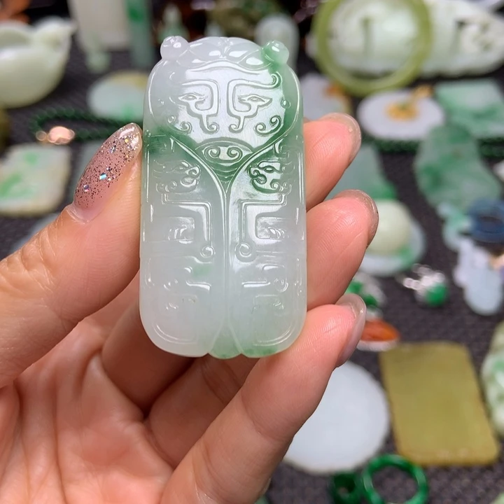 一***侠未镶嵌挂件翡翠清