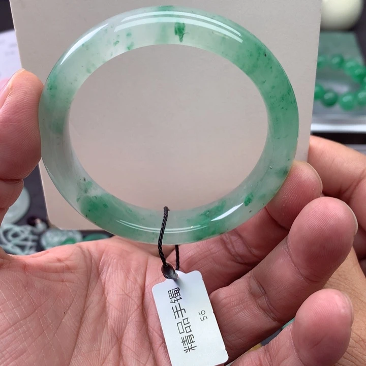 石英质玉未镶嵌手镯