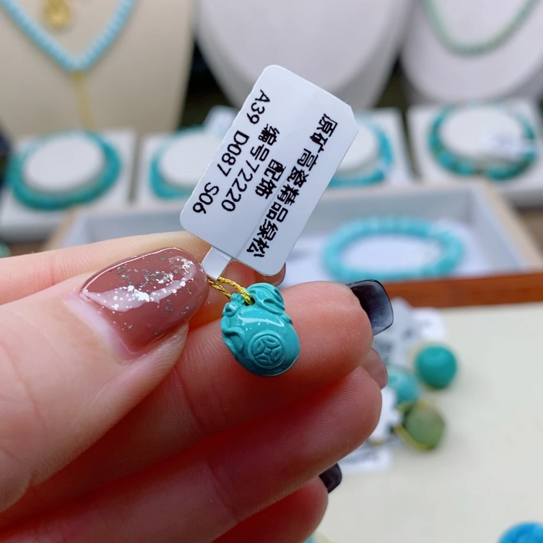 绿松石未镶嵌珠宝奇石