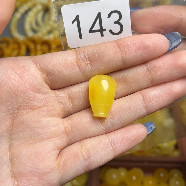 蜜蜡未镶嵌珠宝奇石天然蜜蜡满蜡鸡油黄俏色三通对孔卡12+