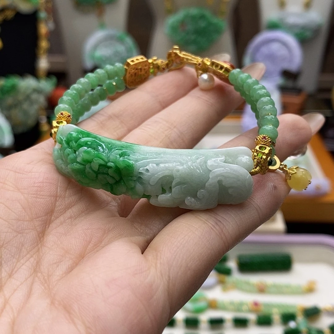 颈饰未镶嵌翡翠手链