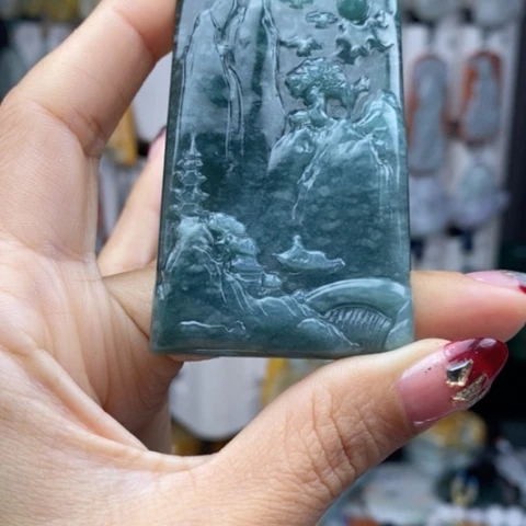 翡翠颈饰未镶嵌翡翠