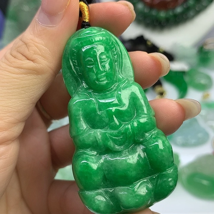 翡翠未镶嵌颈饰源头