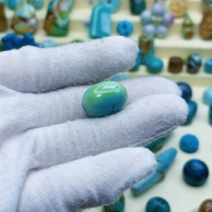 绿松石颈饰未镶嵌