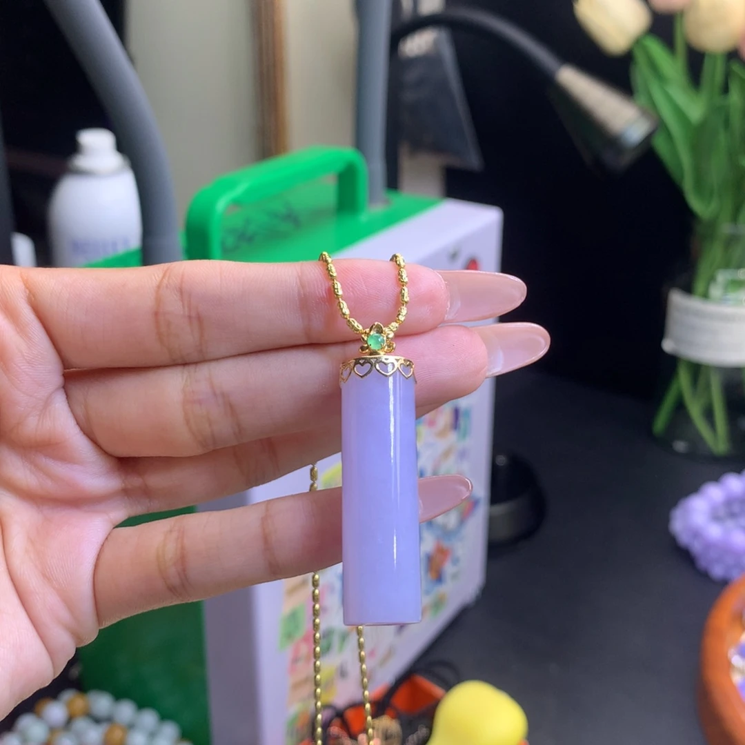 翡翠18K金镶嵌颈饰