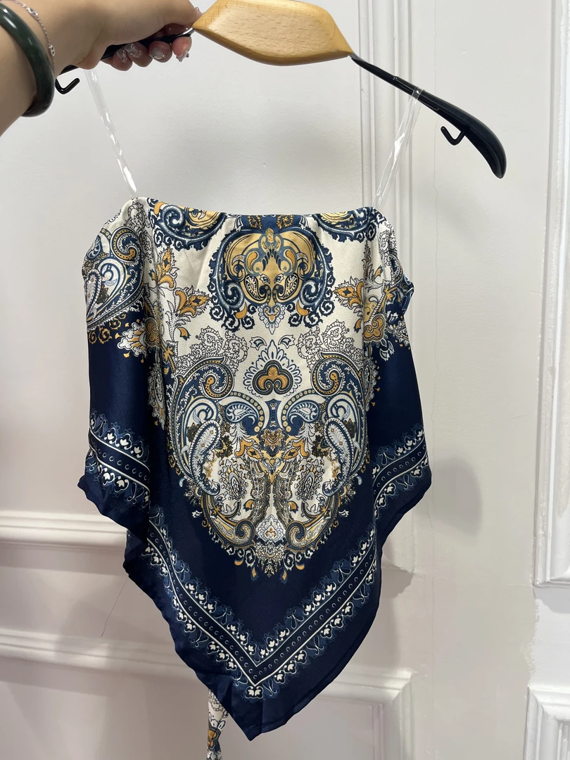 油画风飘带吊带上衣