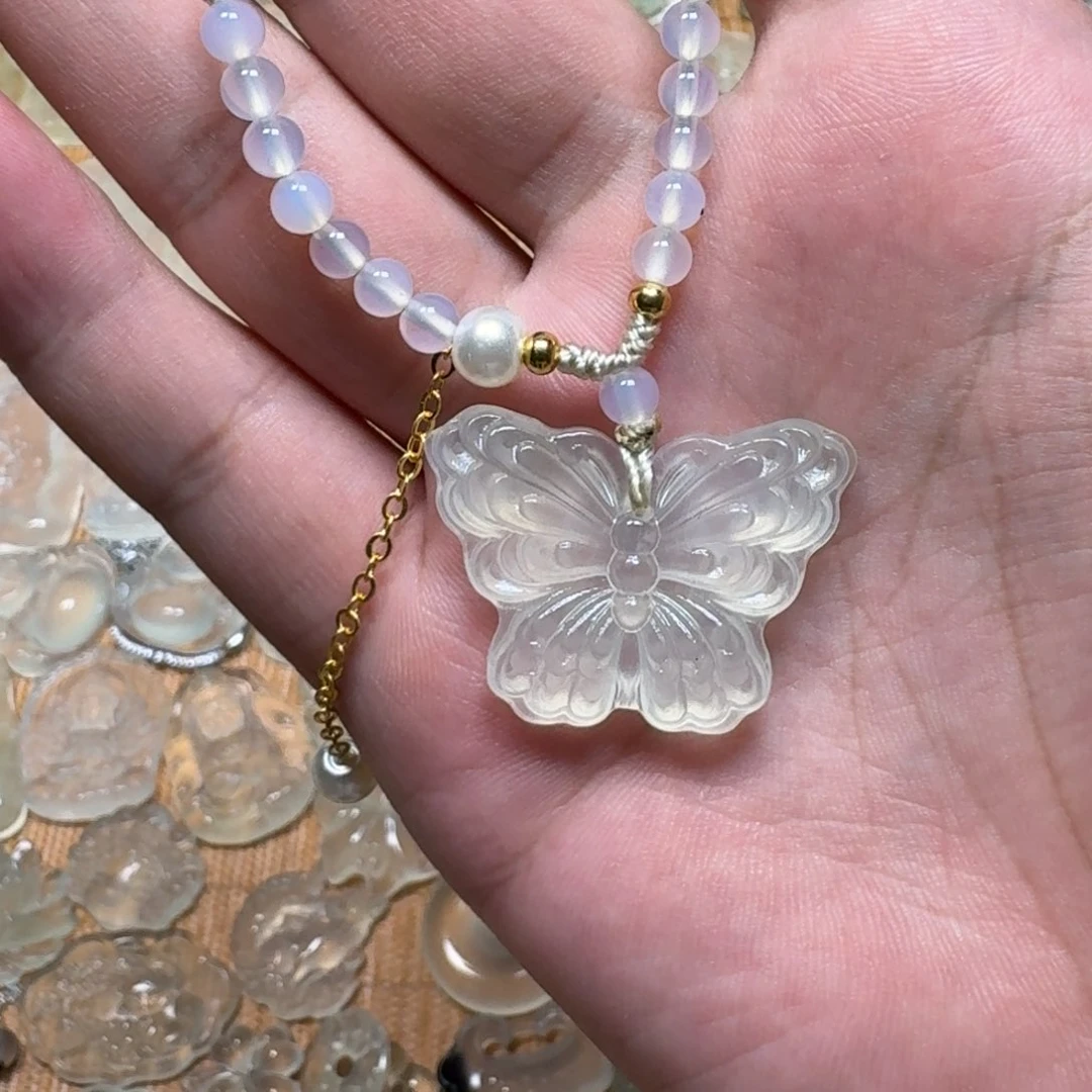 岫玉未镶嵌颈饰吊坠