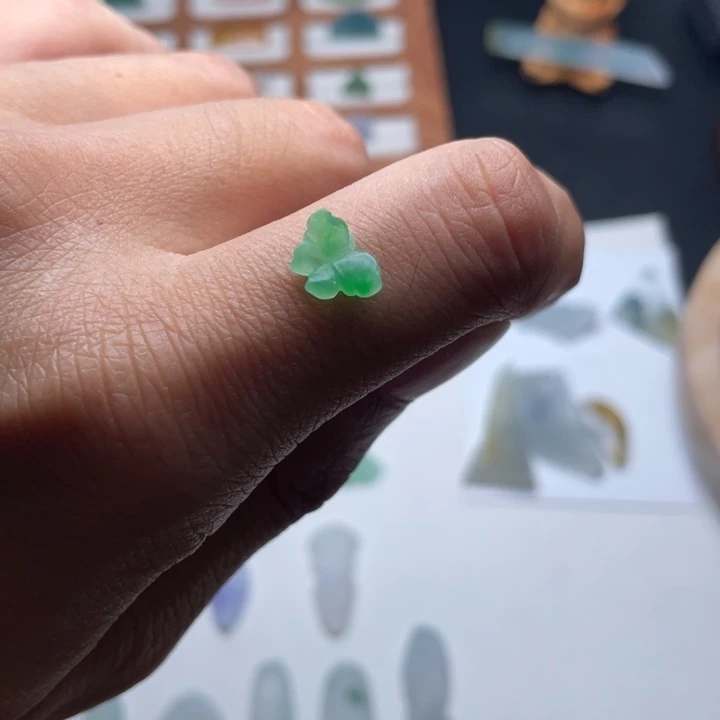 定制翡翠未镶嵌天然翡翠A货蝴蝶