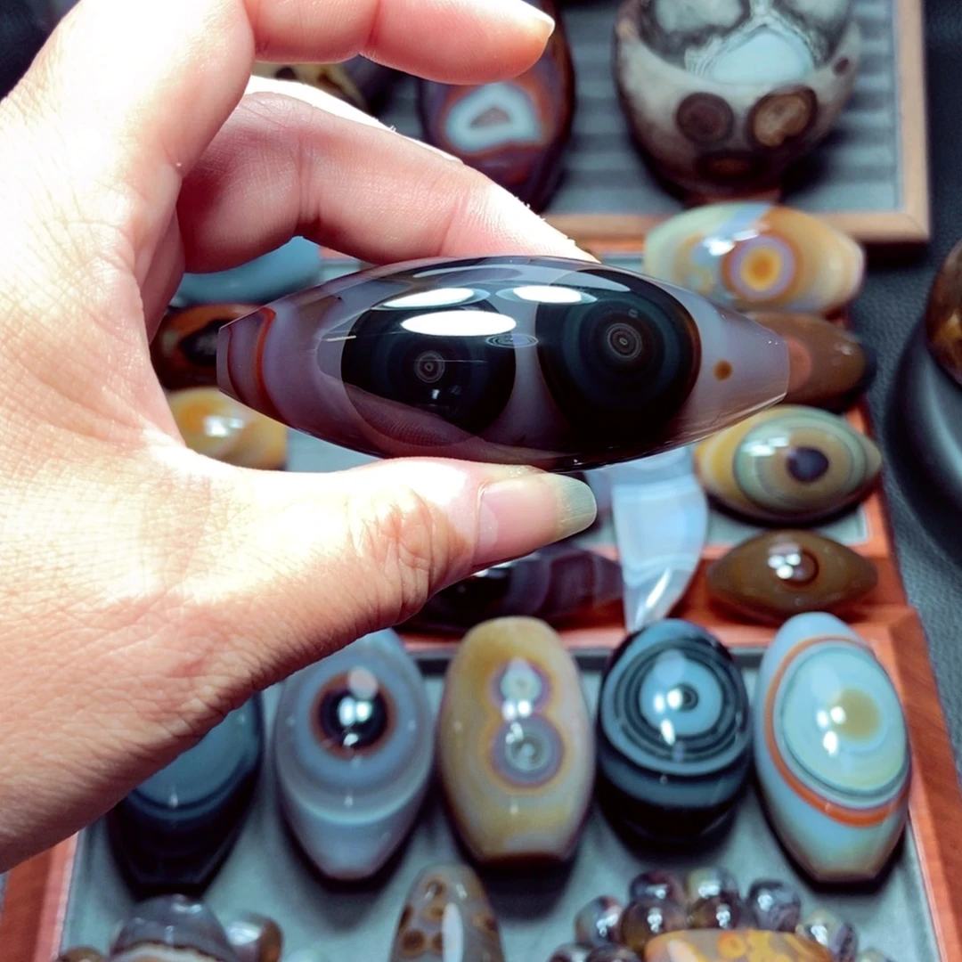 罗***昀玛瑙/玉髓未镶嵌珠宝奇石