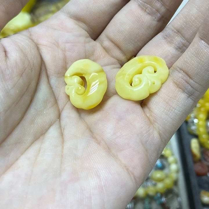 蜜蜡未镶嵌裸石多样性发货其一